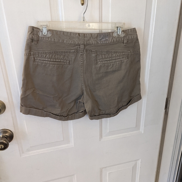 Billbong Shorts.      A65 - Picture 3 of 5
